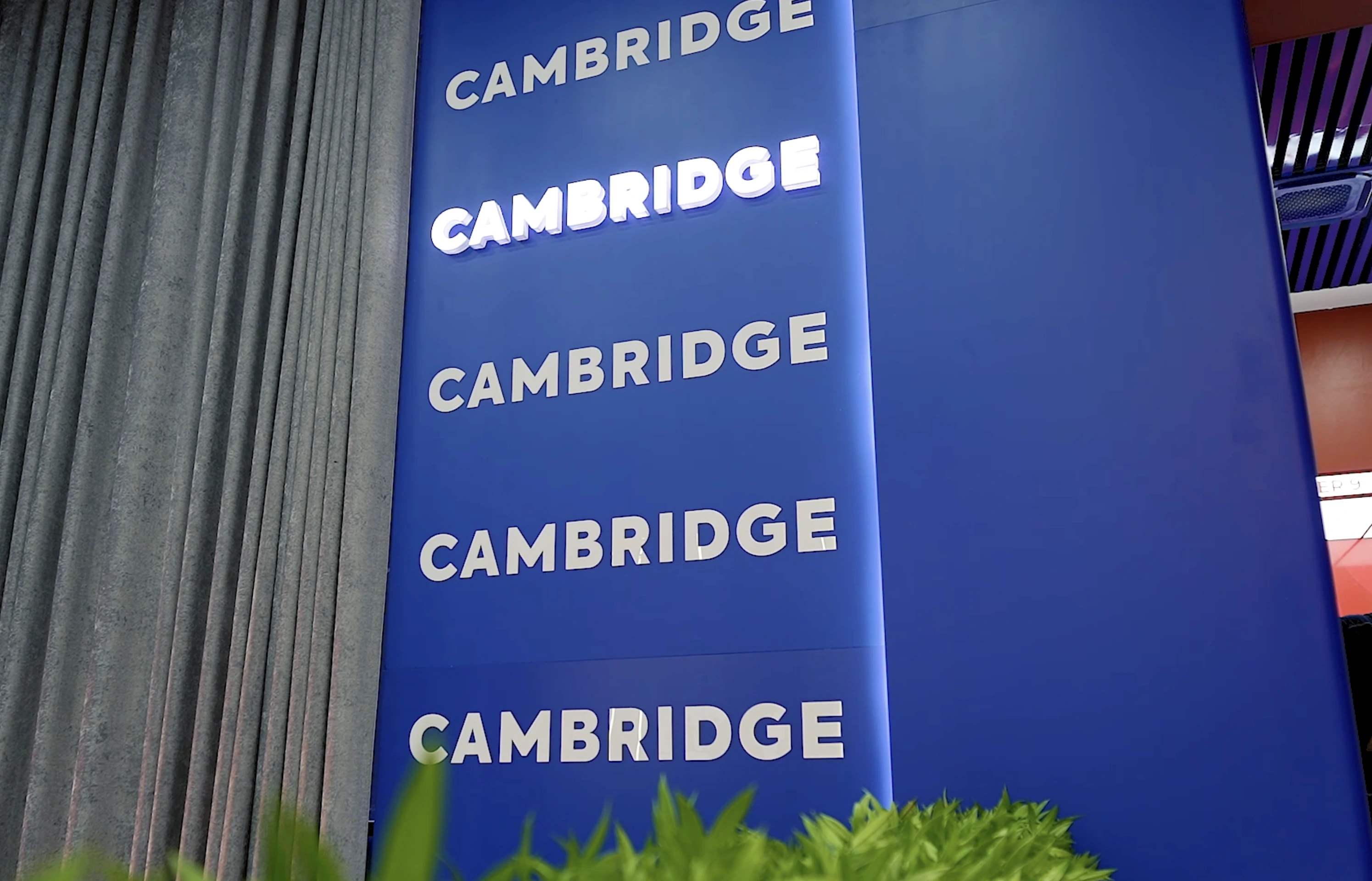 Cambridge LC uchun kompleks mebel yechimlari va ta'sischining fikri